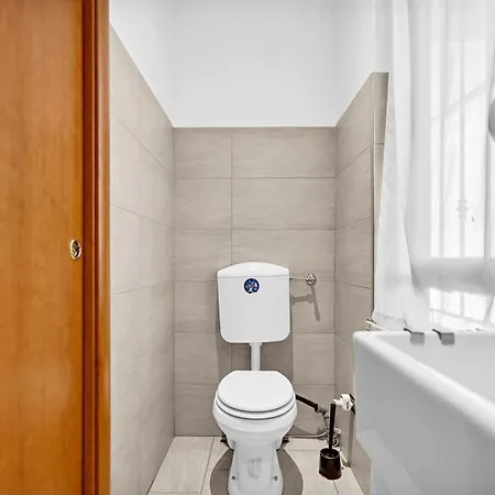 Apartment Cerm70 Prada District Spacious With An Artistic Touch Mailand
